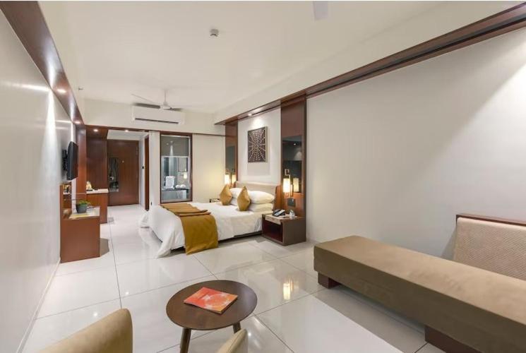 Sunotel Saputara Esterno foto