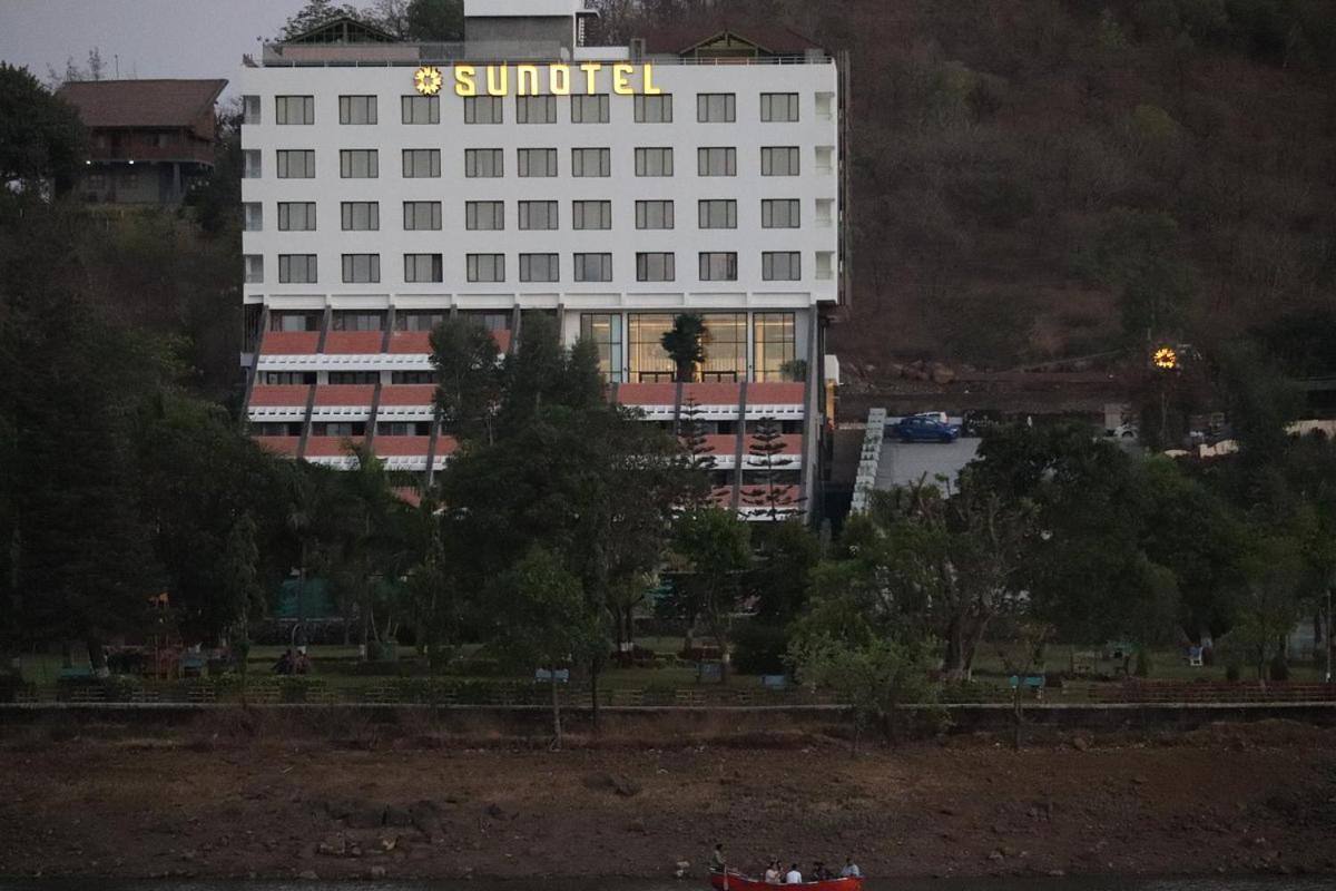 Sunotel Saputara Esterno foto
