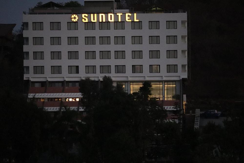 Sunotel Saputara Esterno foto